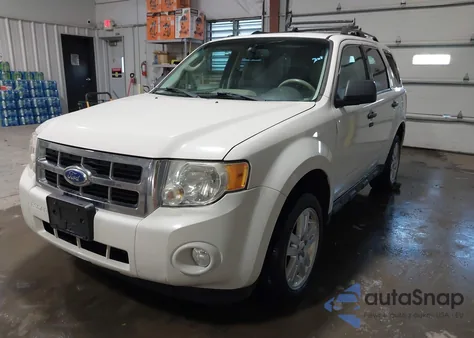 2011 Ford Escape Xlt из США, поврежденный, VIN 1FMCU9DG2BKC46841